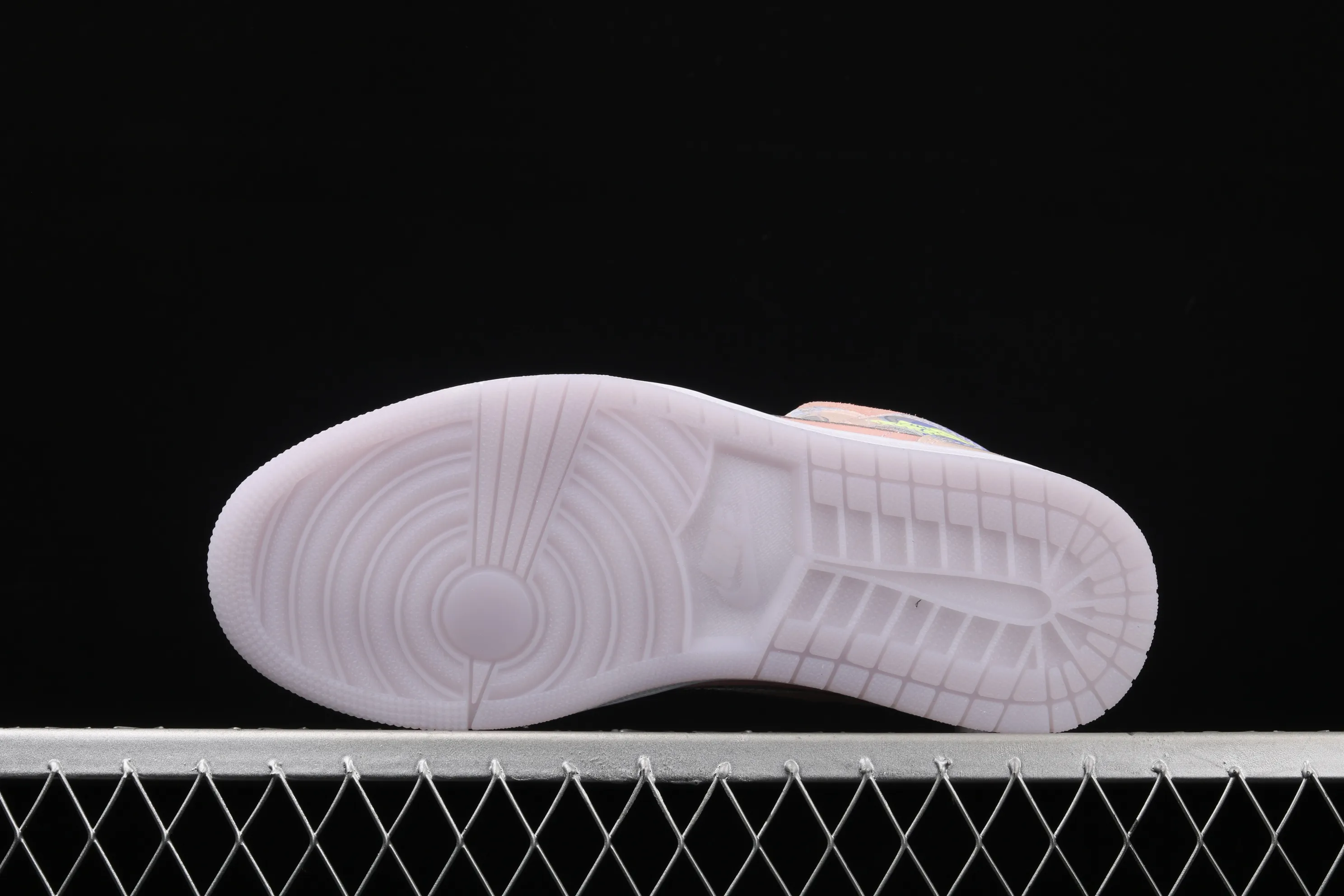 All categories Air Jordan Jordan series basketball shoes Air Jordan 1 Mid Air Jordan 1 Mid AJ1 Joe 1 China silver powder CW6008-600